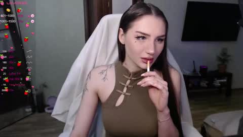 Snapshot of emmiclo chatting on 11-22-25, 04:22 Emily online show from 11-22-25, 04:22