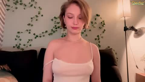 Snapshot of emmie_blush chatting on 04-06-26, 03:35 Emily online show from 04-06-26, 03:35