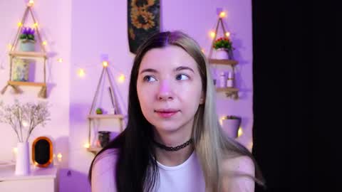 Snapshot of emmie_everly chatting on 10-08-25, 07:11 emmie_everly online show from 10-08-25, 07:11