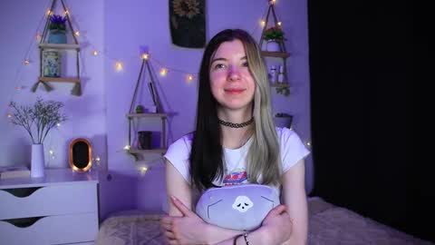 Snapshot of emmie_everly chatting on 10-12-25, 09:25 emmie_everly online show from 10-12-25, 09:25