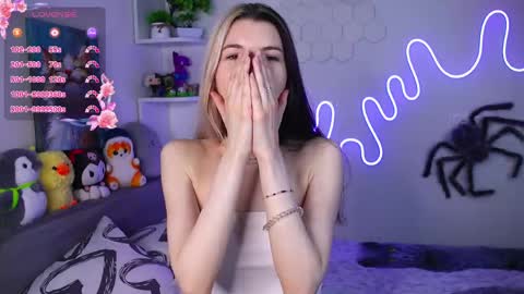emmie_everly online show from 05-15-26, 07:43