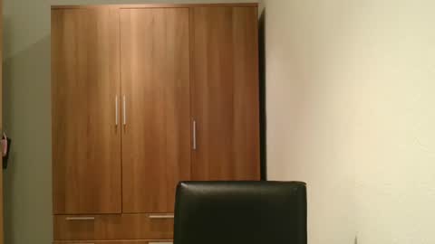 Snapshot of emmie_xxx chatting on 12-04-24, 08:45 emmie online show from 12-04-24, 08:45