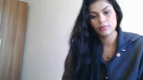 Snapshot of emmie_xxx chatting on 12-09-24, 10:43 emmie online show from 12-09-24, 10:43