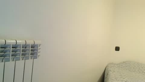 Snapshot of emmie_xxx chatting on 12-10-24, 08:19 emmie online show from 12-10-24, 08:19