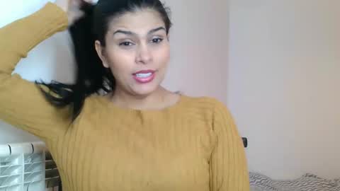 Snapshot of emmie_xxx chatting on 12-13-24, 03:54 emmie online show from 12-13-24, 03:54