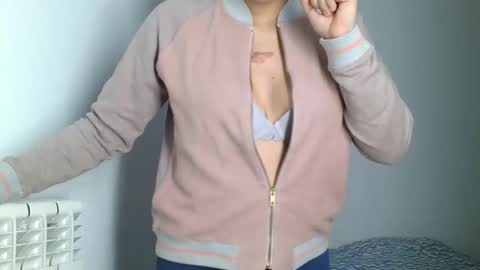 Snapshot of emmie_xxx chatting on 12-16-24, 10:50 emmie online show from 12-16-24, 10:50