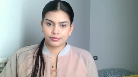 Snapshot of emmie_xxx chatting on 12-16-24, 01:54 emmie online show from 12-16-24, 01:54