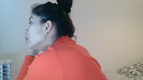 Snapshot of emmie_xxx chatting on 01-08-25, 01:41 emmie online show from 01-08-25, 01:41