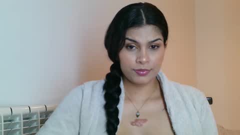 Snapshot of emmie_xxx chatting on 01-09-25, 12:41 emmie online show from 01-09-25, 12:41