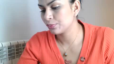 Snapshot of emmie_xxx chatting on 01-28-25, 11:28 emmie online show from 01-28-25, 11:28