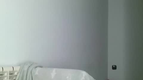 Snapshot of emmie_xxx chatting on 02-27-25, 02:21 emmie online show from 02-27-25, 02:21