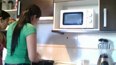 Snapshot of emmie_xxx chatting on 09-12-25, 07:30 emmie online show from 09-12-25, 07:30