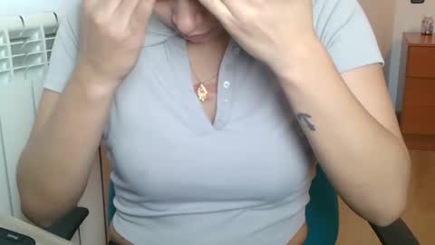 Snapshot of emmie_xxx chatting on 10-16-25, 08:15 emmie online show from 10-16-25, 08:15