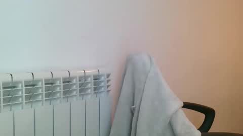 Snapshot of emmie_xxx chatting on 10-24-25, 08:00 emmie online show from 10-24-25, 08:00