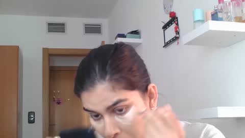 Snapshot of emmie_xxx chatting on 10-27-25, 08:51 emmie online show from 10-27-25, 08:51