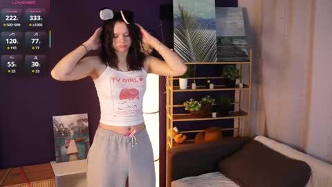 Emily online show from 03-04-26, 04:18