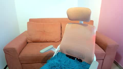 Emmi online show from 01-06-26, 02:21