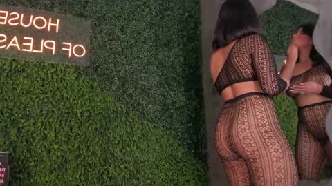 Snapshot of emmiily_z chatting on 02-11-25, 02:03 Emmiily online show from 02-11-25, 02:03