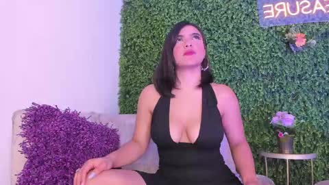 Snapshot of emmiily_z chatting on 03-03-25, 03:30 Emmiily online show from 03-03-25, 03:30