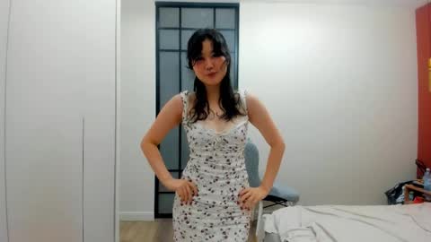Snapshot of emmilee_ chatting on 06-01-26, 01:02 Emilia online show from 06-01-26, 01:02