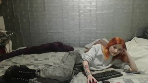 Snapshot of emmily000 chatting on 12-03-24, 02:03 Emmily000 online show from 12-03-24, 02:03