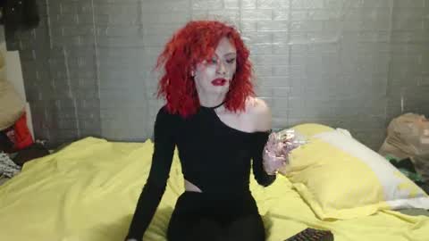 Snapshot of emmily000 chatting on 01-16-25, 12:20 Emmily000 online show from 01-16-25, 12:20