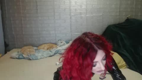 Snapshot of emmily000 chatting on 11-04-25, 02:38 Emmily000 online show from 11-04-25, 02:38