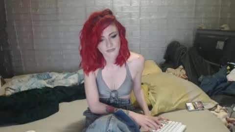 Emmily000 online show from 11-25-25, 12:21