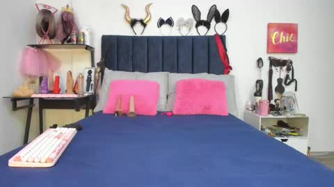          online show from 02-26-26, 01:10