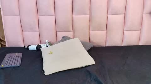 Emmily keller online show from 05-11-26, 02:45