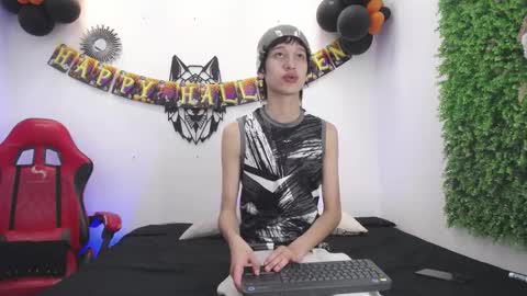 Snapshot of emmo_boy chatting on 10-30-25, 01:01 SERGIO online show from 10-30-25, 01:01