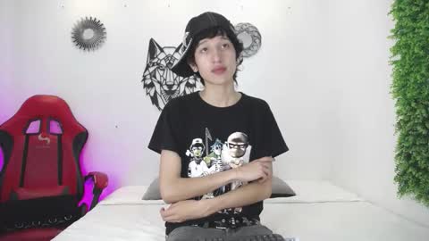 Snapshot of emmo_boy chatting on 11-05-25, 01:00 SERGIO online show from 11-05-25, 01:00