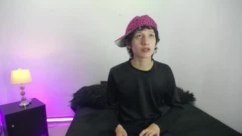 Snapshot of emmo_boy chatting on 11-10-25, 03:49 SERGIO online show from 11-10-25, 03:49