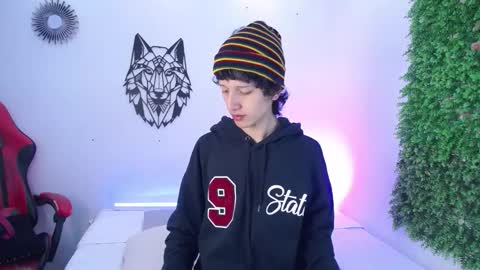 Snapshot of emmo_boy chatting on 12-04-25, 12:25 SERGIO online show from 12-04-25, 12:25