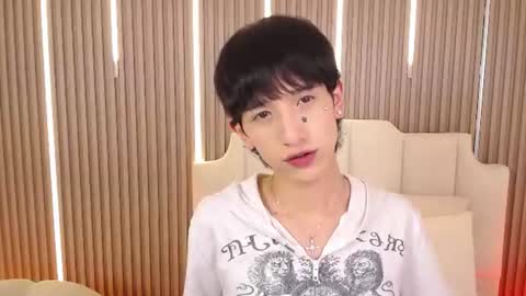 Snapshot of emmo_boy chatting on 06-16-26, 08:33 SERGIO online show from 06-16-26, 08:33