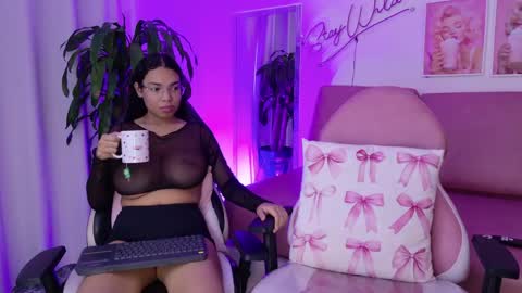 Emmy and Luna  online show from 04-29-26, 12:31