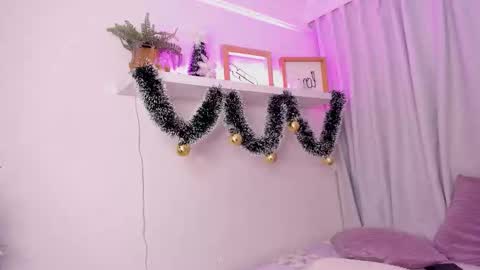 Emmy Heart online show from 12-20-25, 04:19