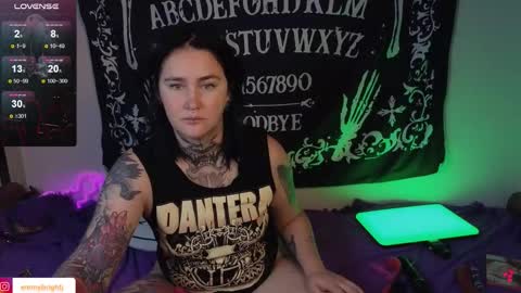 Emmy Bright     50  online show from 10-06-25, 01:03