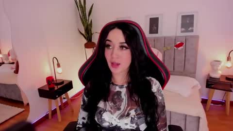 Emmy Evans  online show from 12-28-24, 08:15