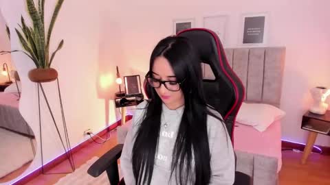 Emmy Evans  online show from 02-12-25, 08:18