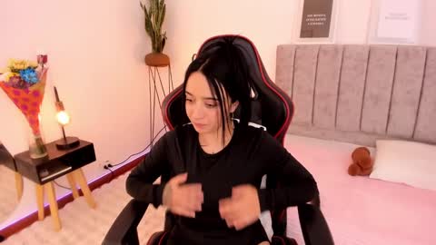 Emmy Evans  online show from 03-10-25, 10:34