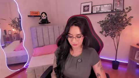 Emmy Evans  online show from 09-10-25, 07:47