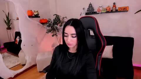 Emmy Evans  online show from 10-14-25, 07:36