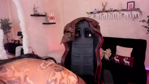 Snapshot of emmyevans1 chatting on 11-15-25, 07:43 Emmy Evans online show from 11-15-25, 07:43