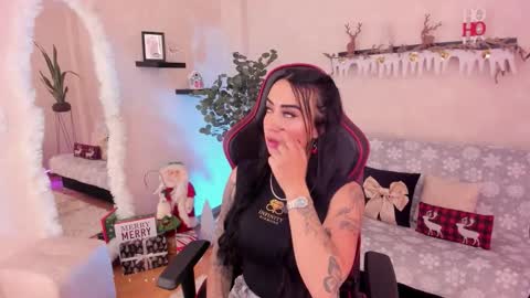 Snapshot of emmyevans1 chatting on 11-19-25, 08:20 Emmy Evans online show from 11-19-25, 08:20