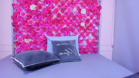 Snapshot of emmyrouse_ chatting on 03-01-25, 01:53 emmy rouse online show from 03-01-25, 01:53