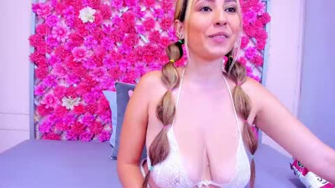 Snapshot of emmyrouse_ chatting on 03-08-25, 10:45 emmy rouse online show from 03-08-25, 10:45