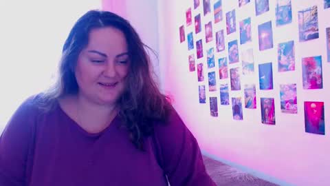 Snapshot of emmyxotty chatting on 02-10-25, 10:09 Emmy online show from 02-10-25, 10:09