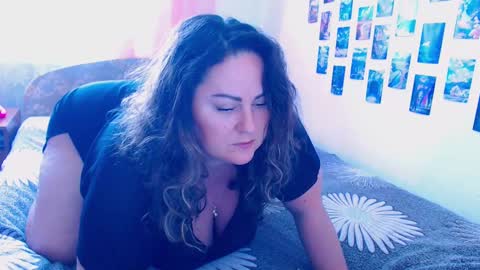 Snapshot of emmyxotty chatting on 02-13-25, 09:30 Emmy online show from 02-13-25, 09:30
