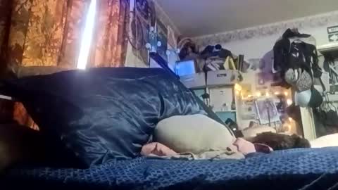 Snapshot of emoney8269 chatting on 03-22-26, 12:52 emoney8269 online show from 03-22-26, 12:52